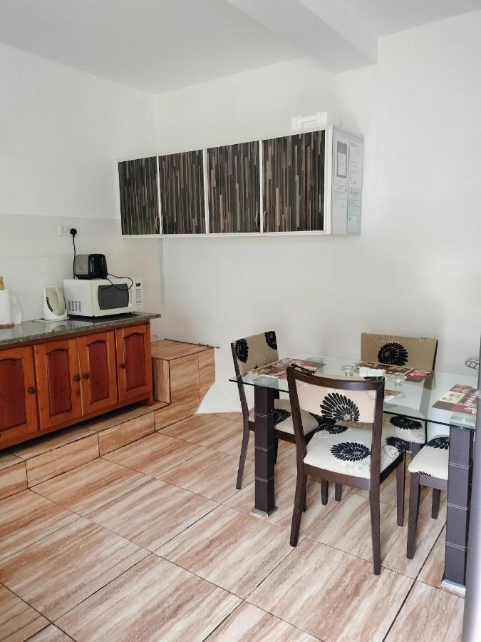 Loversnest Self Catering Anse aux Pins Екстер'єр фото