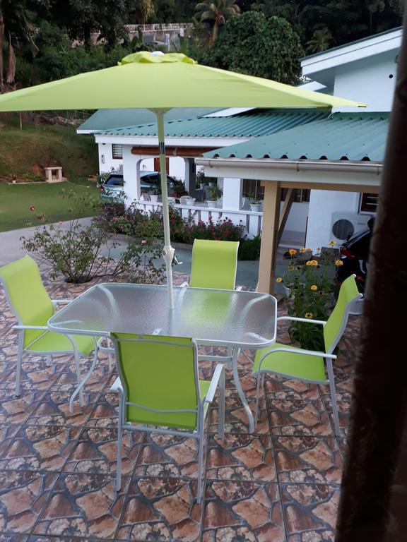 Loversnest Self Catering Anse aux Pins Екстер'єр фото